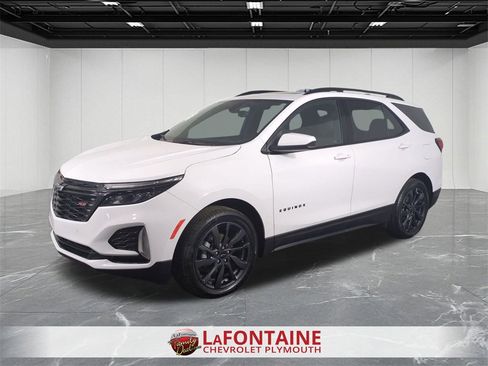 Certified 2024 Chevrolet Equinox RS w/ LPO, Floor Liner Package image 2