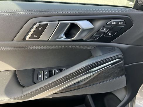 New 2026 BMW X6 xDrive40i w/ Climate Comfort Package image 13