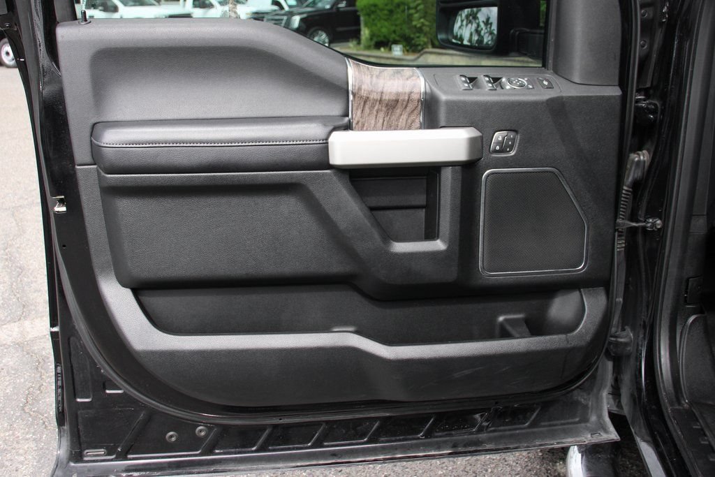 Used 2019 Ford F250 Lariat w/ Lariat Ultimate Package AWD/4WD image 16