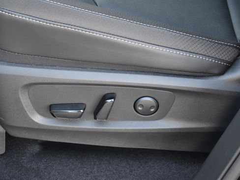 New 2026 Nissan Pathfinder SL image 21