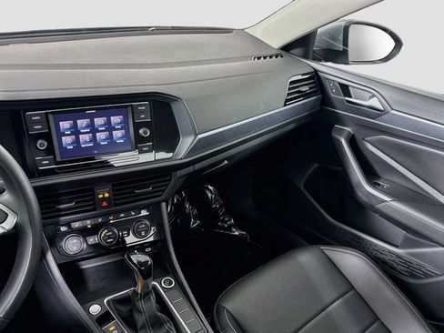 Certified 2024 Volkswagen Jetta SE FWD image 26