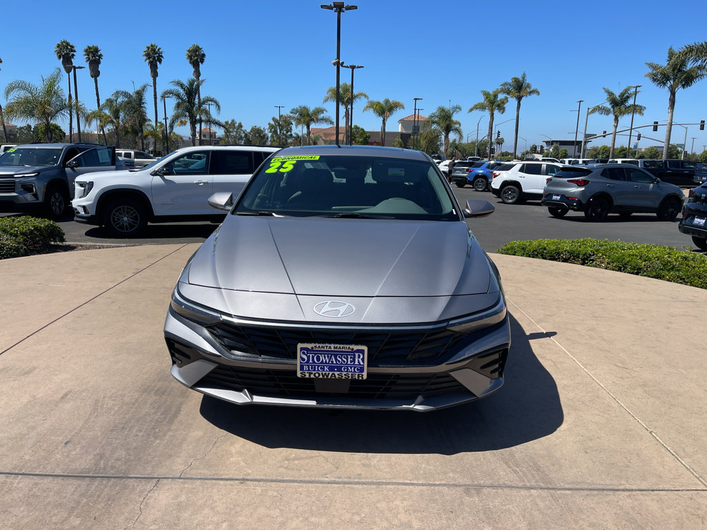 Used 2025 Hyundai Elantra SEL FWD image 2
