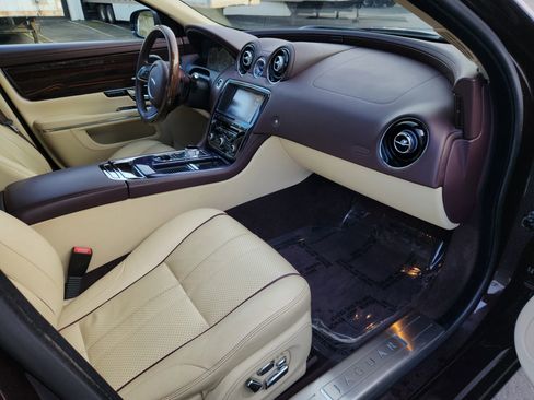 Used 2011 Jaguar XJ L Supersport image 25