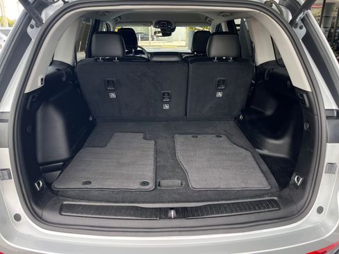 Used 2023 Jeep Grand Cherokee Limited image 27