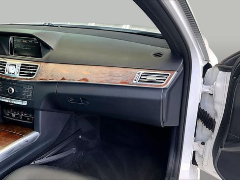 Used 2016 Mercedes-Benz E 350 Sedan image 17