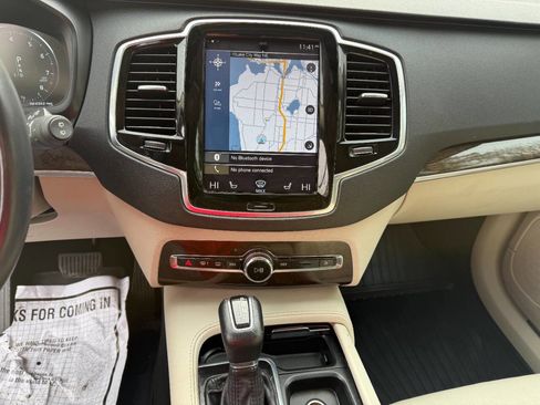 Used 2016 Volvo XC90 T6 Momentum w/ Momentum Plus Package image 23