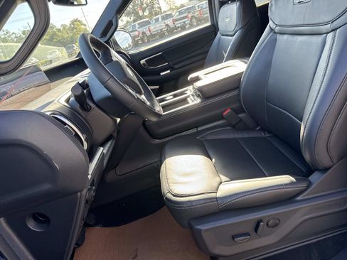 New 2025 Ford Expedition Platinum w/ Stealth Performance Package image 15
