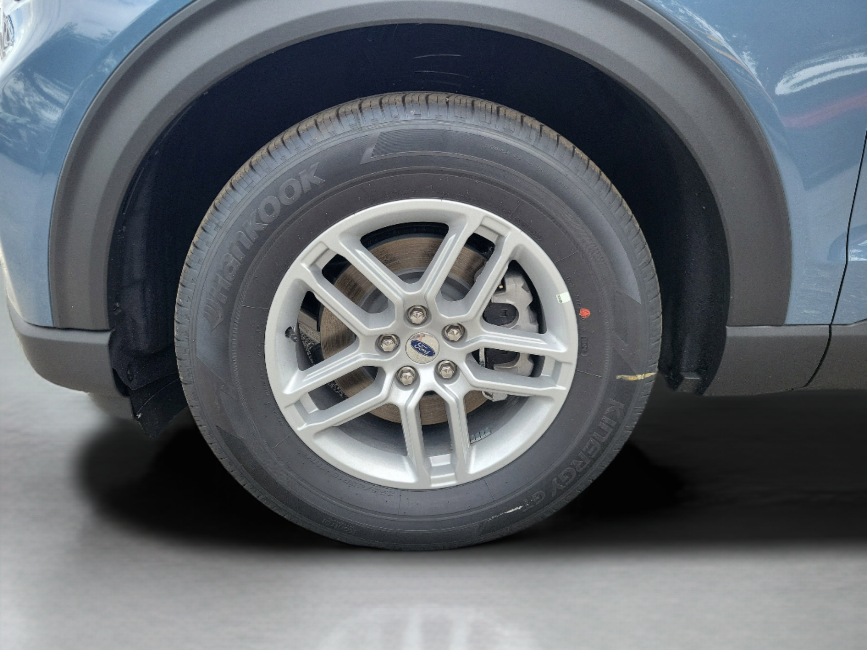 New 2026 Ford Explorer Active RWD image 31