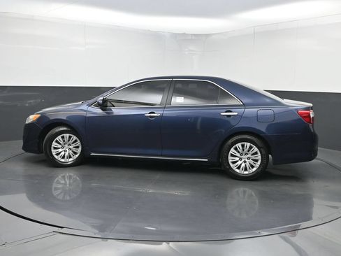 Used 2014 Toyota Camry LE FWD image 36