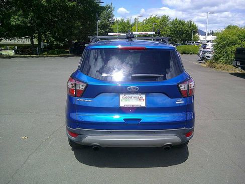 Used 2017 Ford Escape SE w/ Equipment Group 201A FWD image 4