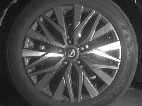 Used 2025 Nissan Altima 2.5 SV FWD image 12