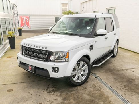 Used 2016 Land Rover LR4 HSE Silver Edition AWD/4WD image 3