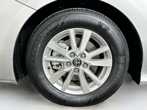 Used 2025 Toyota Camry LE image 11