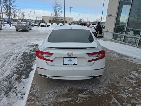 Certified 2018 Honda Accord EX image 4