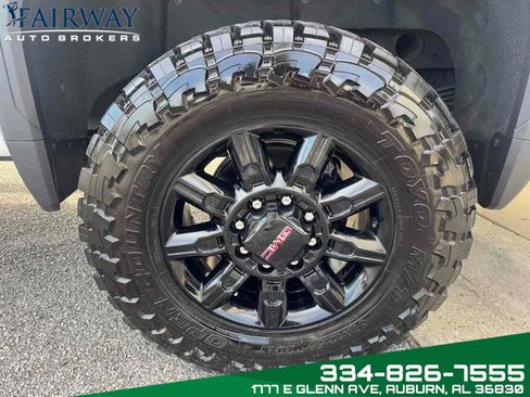 Used 2024 GMC Sierra 2500 AT4 w/ Technology Package image 32