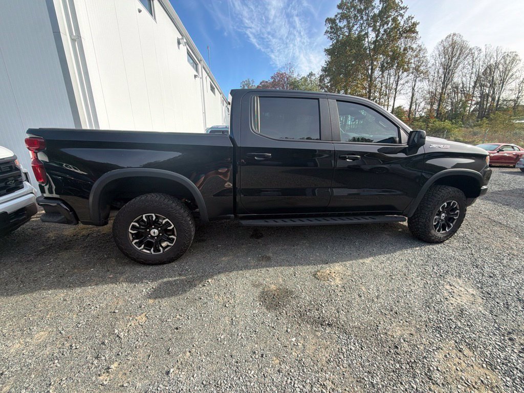 Used 2023 Chevrolet Silverado 1500 ZR2 w/ Technology Package AWD/4WD image 8