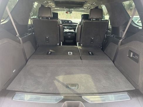 Used 2022 Cadillac Escalade Premium Luxury Platinum AWD/4WD image 26