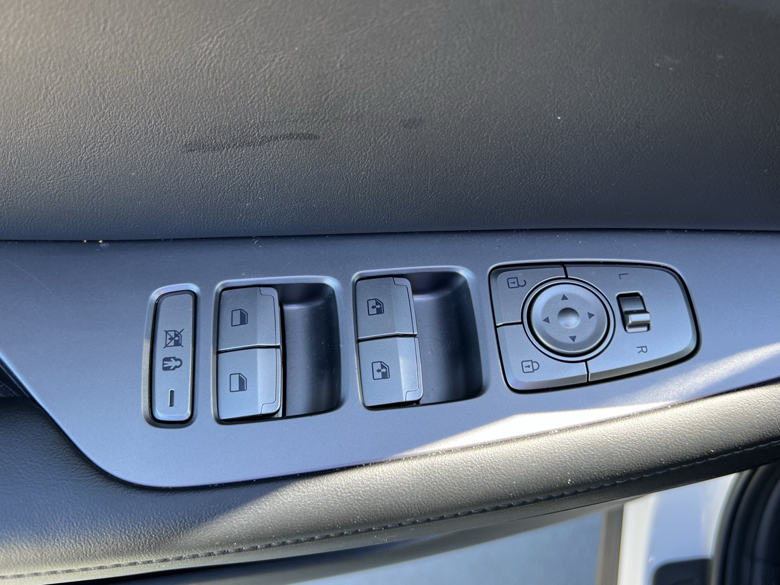 Used 2025 Hyundai Palisade SEL FWD image 14