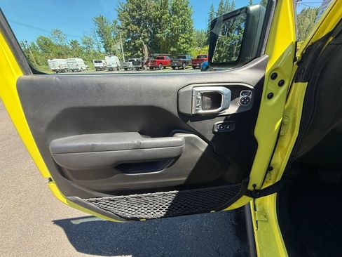 Used 2023 Jeep Wrangler Unlimited AWD/4WD image 12