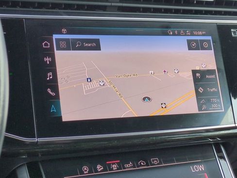 Used 2019 Audi Q8 Premium Plus w/ Premium Plus image 31