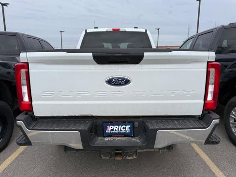 Used 2024 Ford F250 XLT image 3