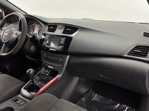 Used 2017 Nissan Sentra NISMO image 32
