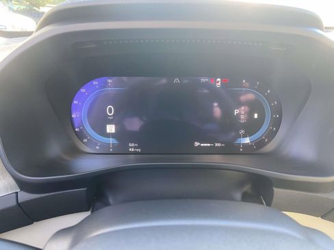 Certified 2023 Volvo XC40 B5 Plus w/ Protection Package Premier image 24