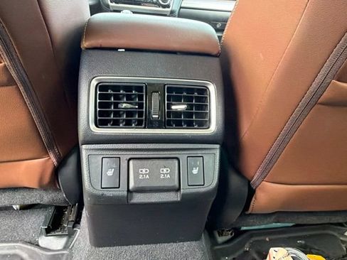 Used 2019 Subaru Outback 3.6R Touring w/ Popular Package #3A AWD/4WD image 11