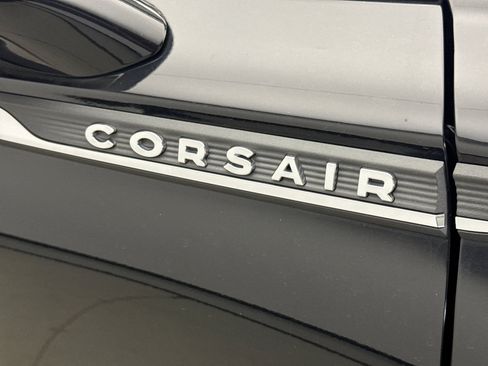 Used 2022 Lincoln Corsair AWD w/ Premium Package image 3