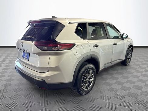Used 2024 Nissan Rogue S FWD image 7