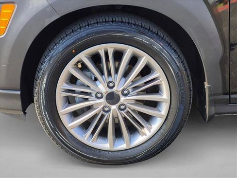 Used 2018 Hyundai Kona SEL w/ SEL Tech Package 02 FWD image 22