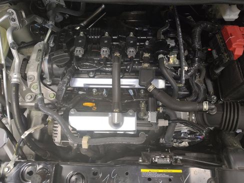 Used 2025 Nissan Versa SV image 30