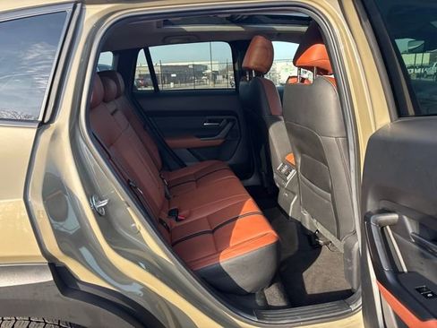 Used 2025 MAZDA CX-50 Meridian Edition image 10