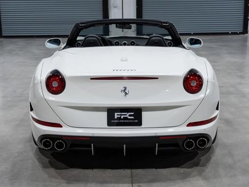 Used 2016 Ferrari California T RWD image 5