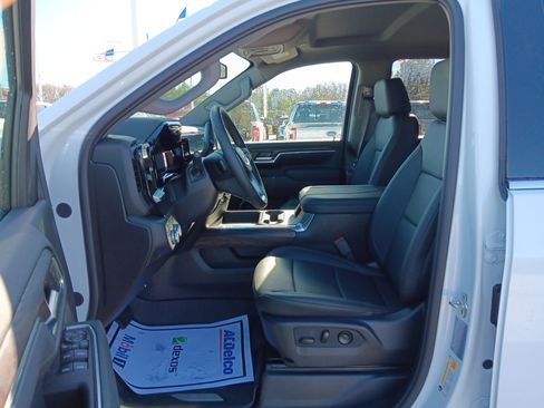 New 2026 GMC Sierra 3500 SLT w/ SLT Convenience Package image 9