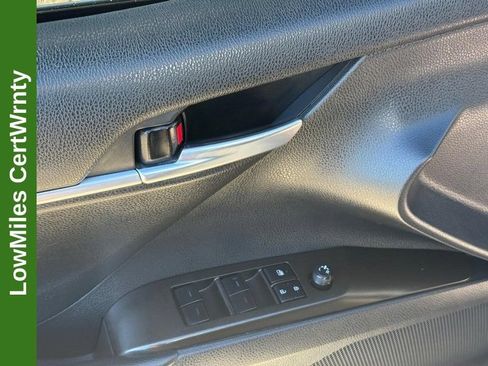 Used 2022 Toyota Camry SE w/ Carpet Mat Package (TMS) FWD image 18