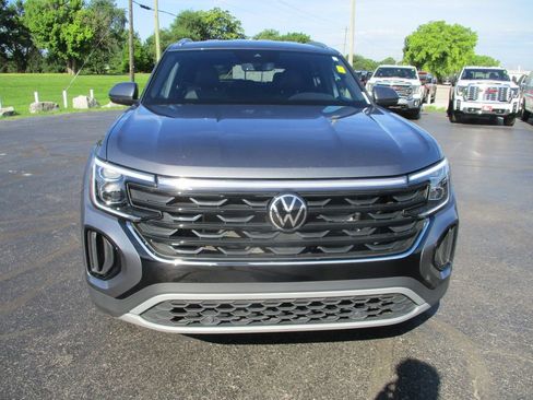 Used 2024 Volkswagen Atlas Cross Sport SE AWD/4WD image 11