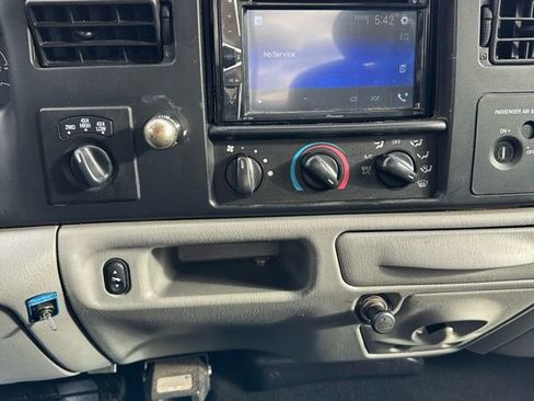 Used 2002 Ford F350 Lariat image 14