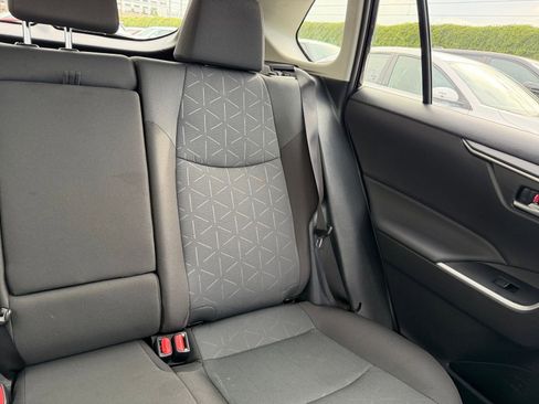 Used 2025 Toyota RAV4 XLE image 38