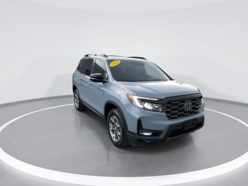 Used 2022 Honda Passport TrailSport image 2