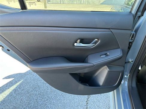 New 2025 Nissan Sentra SR w/ SR Premium Package image 8