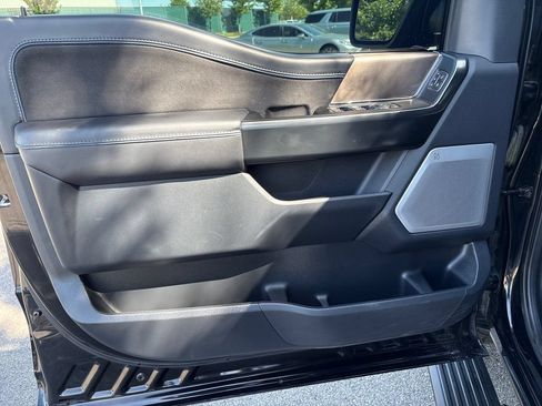 Used 2025 Ford F150 4x4 SuperCrew Platinum w/ Equipment Group 702A High image 18