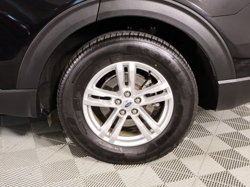 Used 2023 Ford Explorer XLT w/ Equipment Group 202A image 19