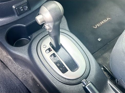 Used 2019 Nissan Versa SV image 17
