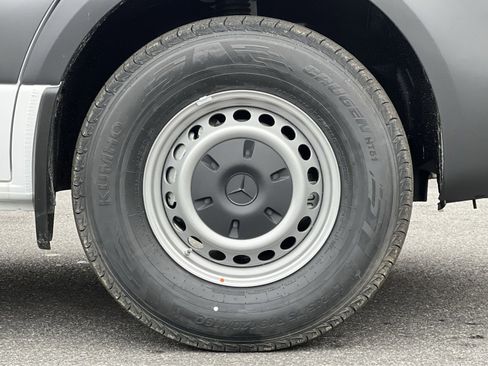 New 2025 Mercedes-Benz Sprinter 2500 image 15