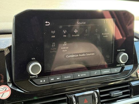 Used 2024 Nissan Pathfinder SV image 10