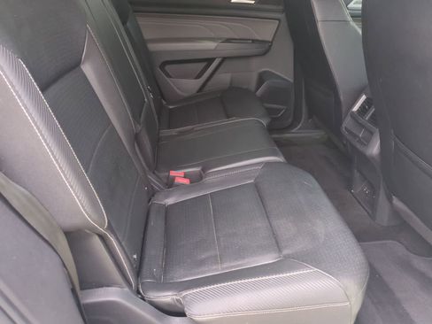 Used 2021 Volkswagen Atlas Cross Sport SE w/ Panoramic Sunroof Package image 21