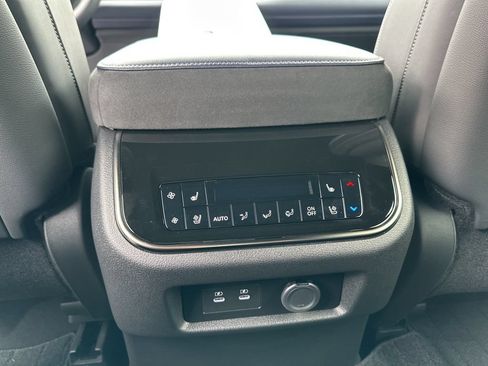 New 2026 INFINITI QX80 4WD w/ Sport Exterior Package image 37