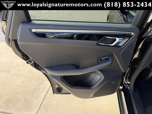 Used 2018 Porsche Macan image 15