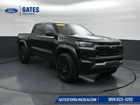 Used 2024 Chevrolet Colorado Trail Boss w/ LPO, Dark Essentials Package AWD/4WD image 4